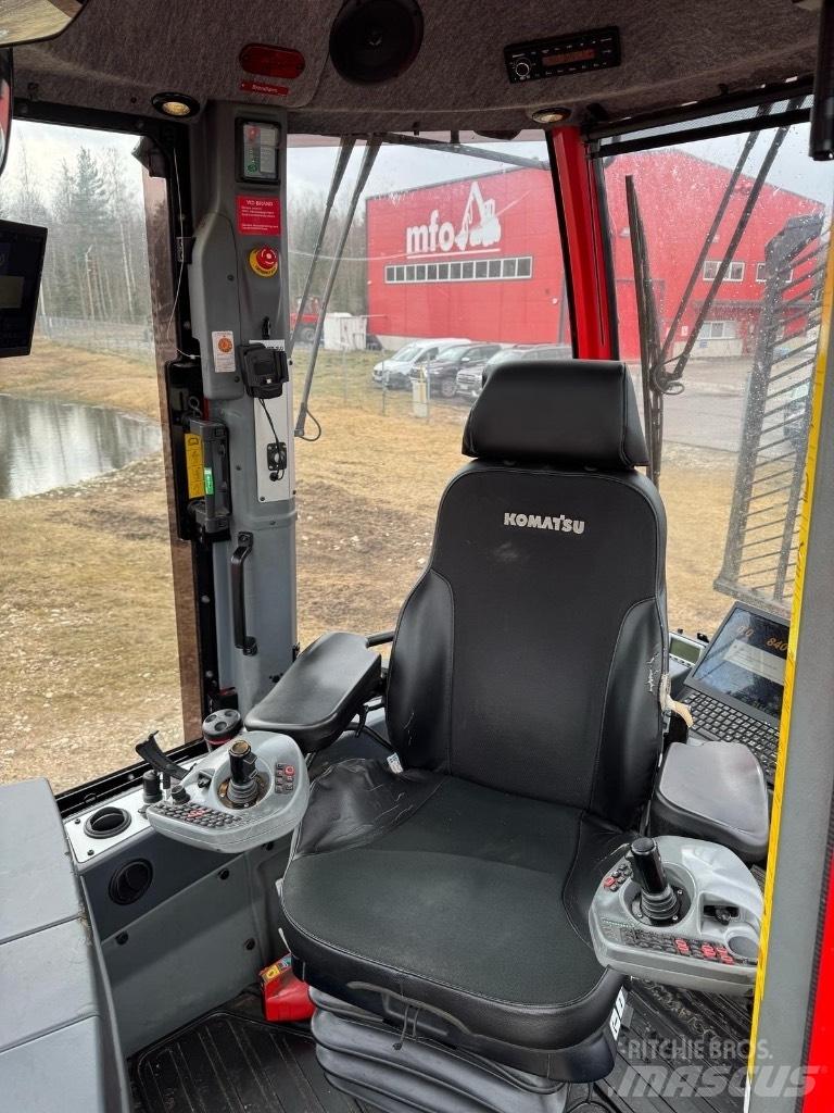 Komatsu 855 Kihordók