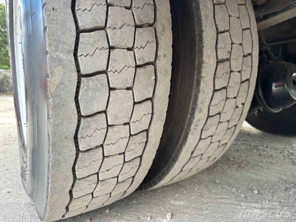 Ford F 750 XL SD Darus teherautók