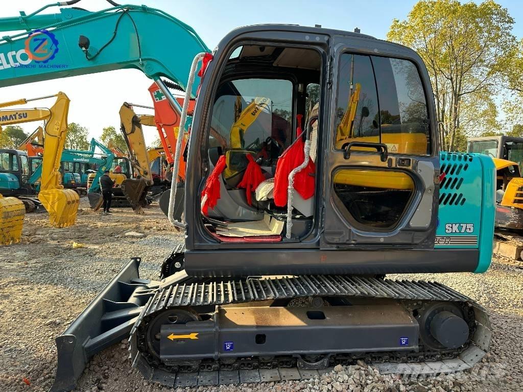 Kobelco SK 75 Közepes (midi) kotrók 7 t - 12 t