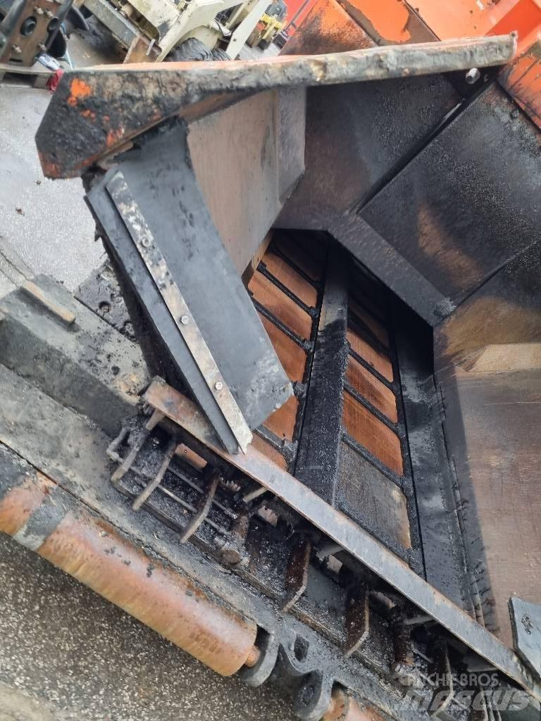 ABG Titan 8820 Aszfalt terítõ gépek