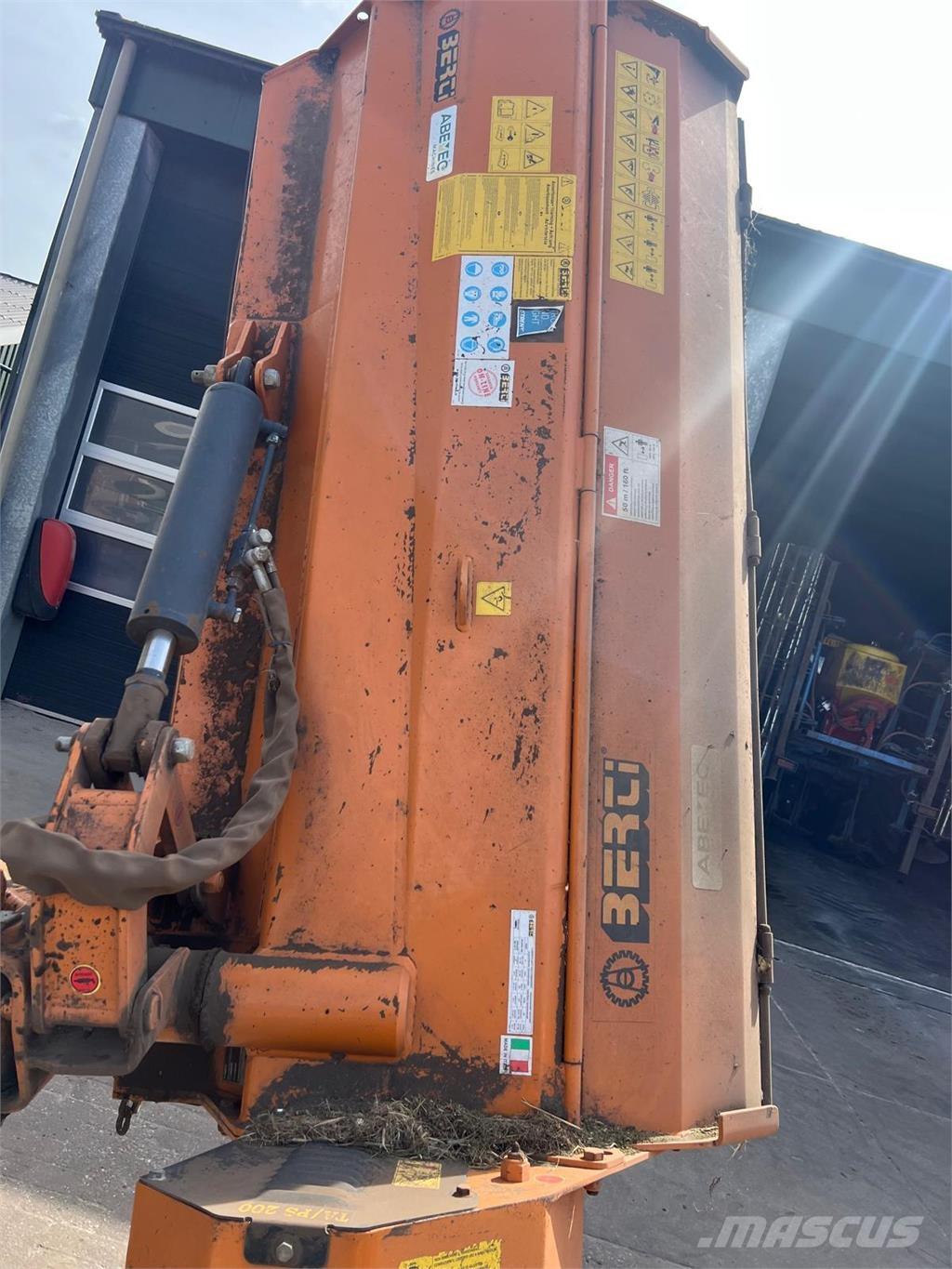 Berti TAPS 200 Három késhengeres fűnyírók