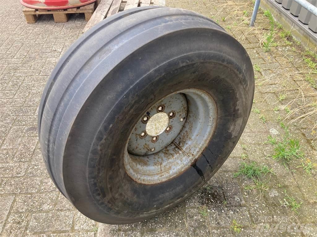 BKT 11.00-16 Gumiabroncsok, kerekek és felnik