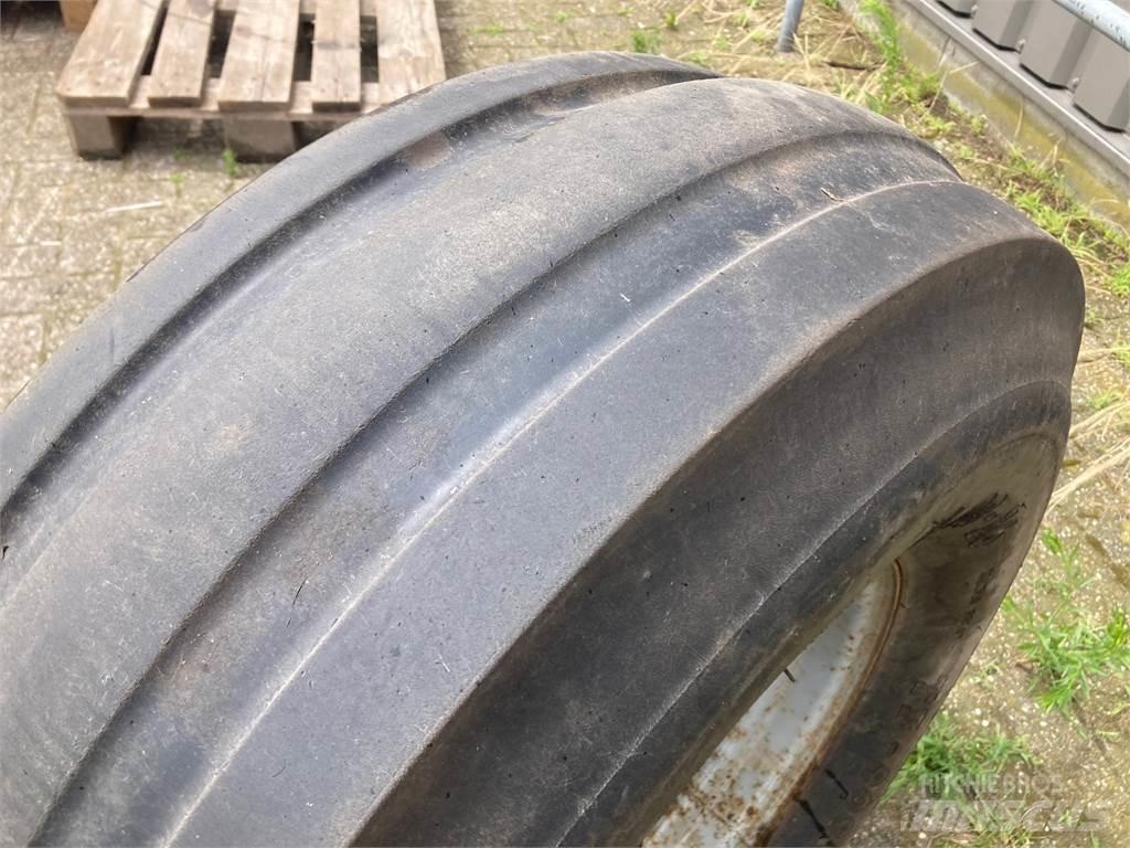 BKT 11.00-16 Gumiabroncsok, kerekek és felnik