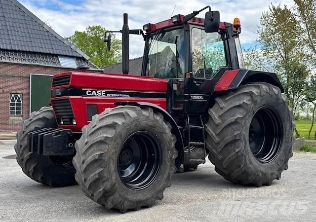 Case IH 1255 XL Traktorok