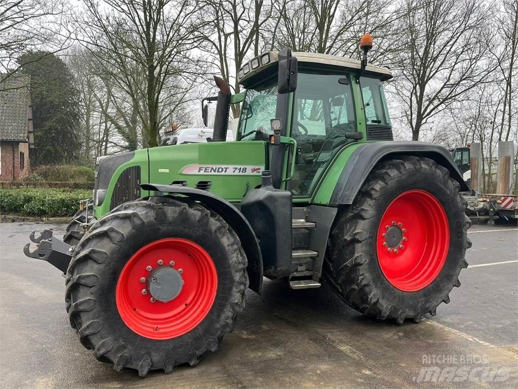 Fendt 718 COM3 Traktorok