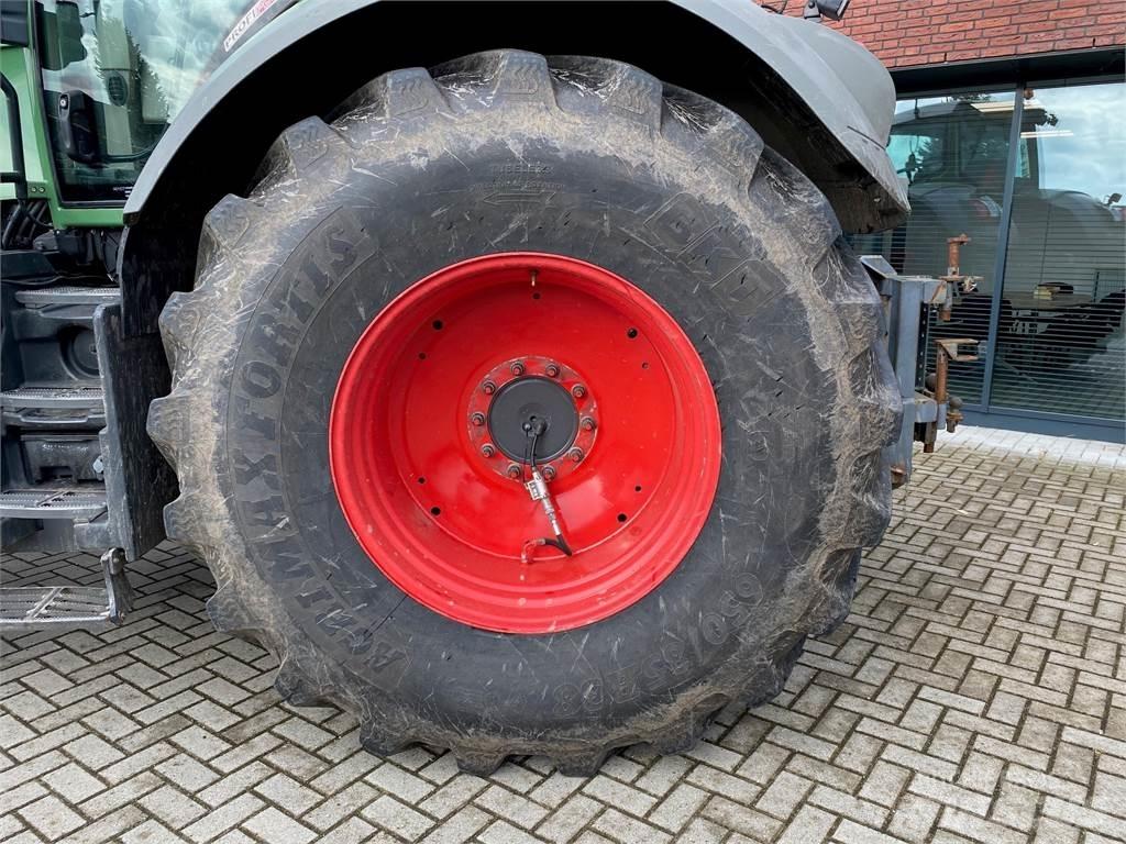 Fendt 826 Vario Traktorok