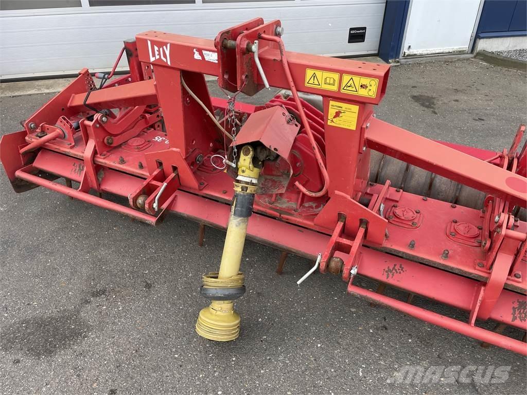 Lely 300-35 Kardánhajtású ekék és Forgó-boronák
