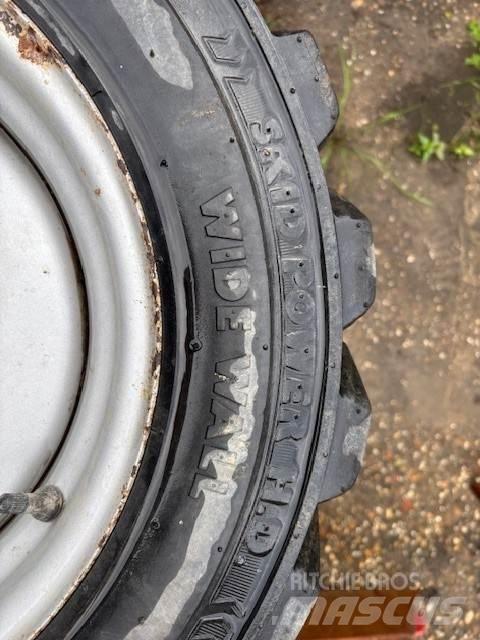  Set BKT 27x8.50-15 Gumiabroncsok, kerekek és felnik