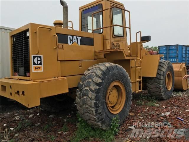 CAT 966 F Gumikerekes homlokrakodók