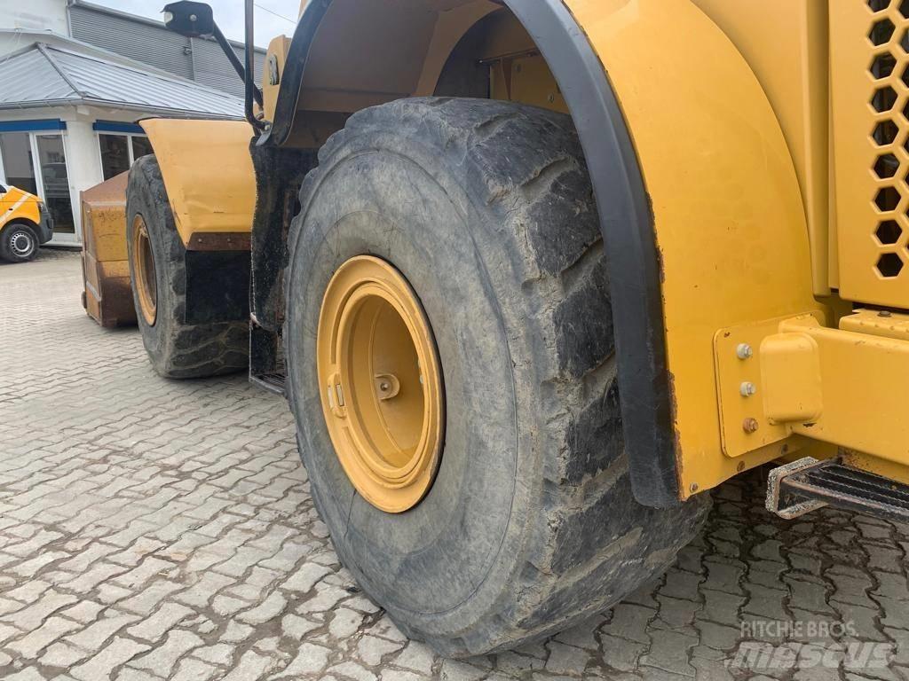 CAT 966 K Gumikerekes homlokrakodók