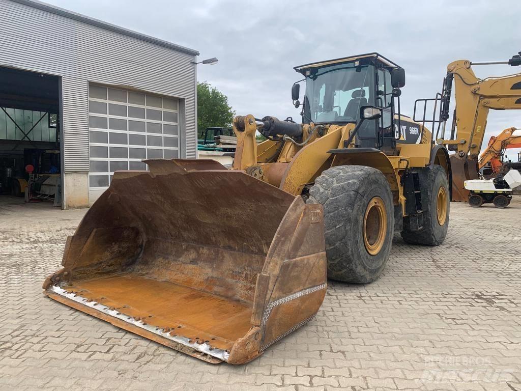 CAT 966 K Gumikerekes homlokrakodók