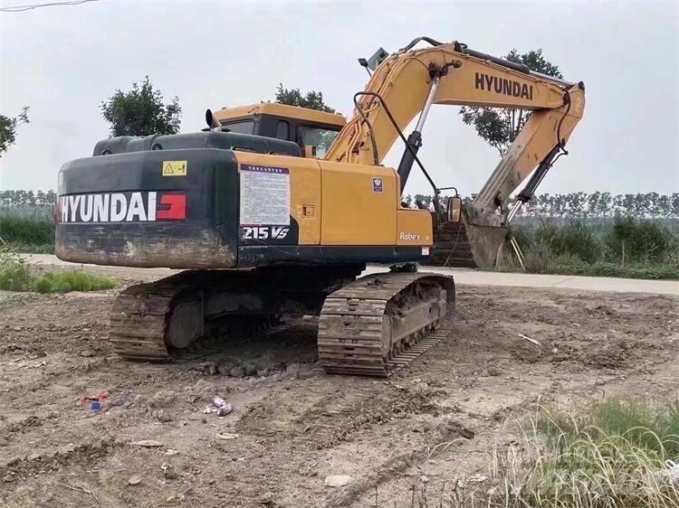 Hyundai R215VS Gumikerekes kotrók