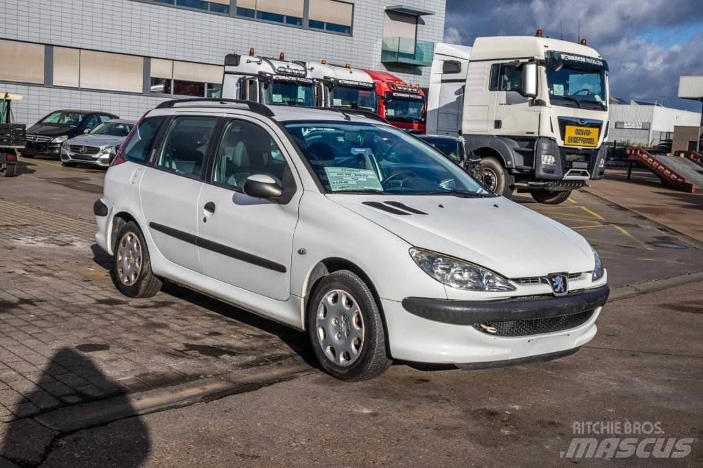 Peugeot 206 SW Kistehergépjárművek