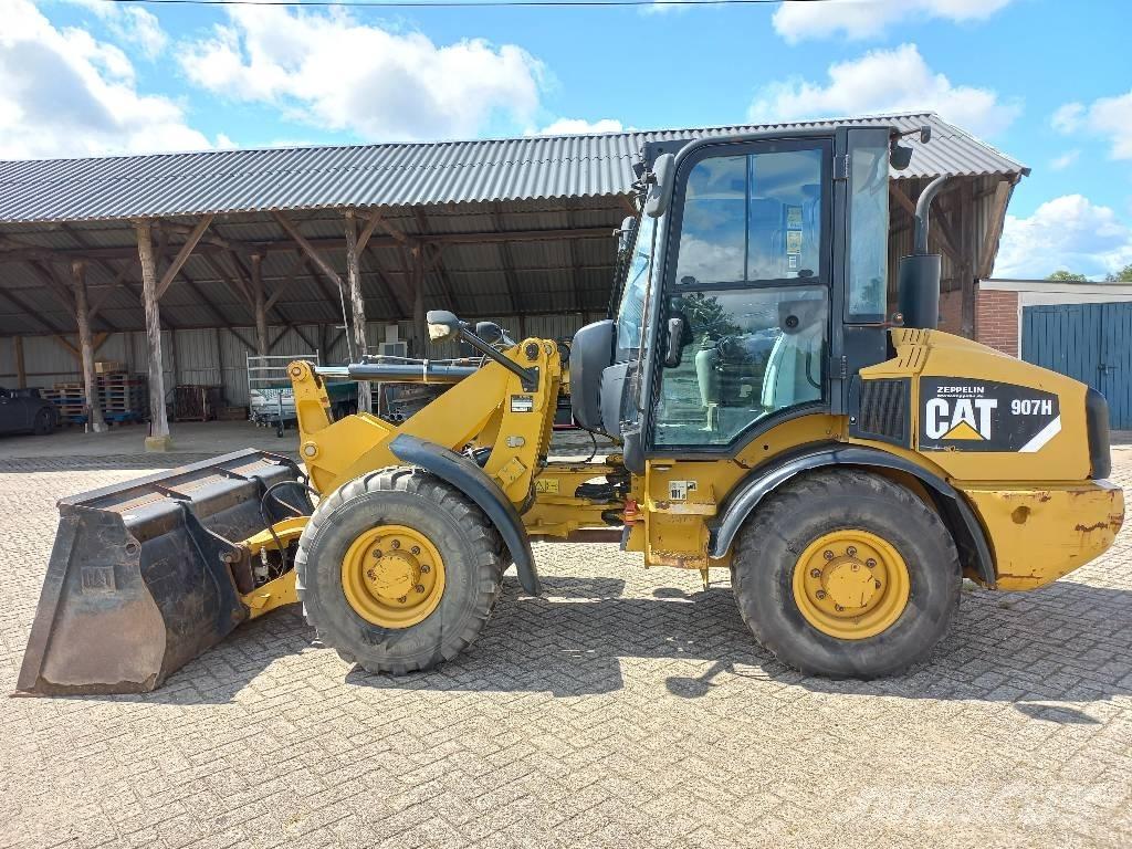 CAT 907 H Gumikerekes homlokrakodók