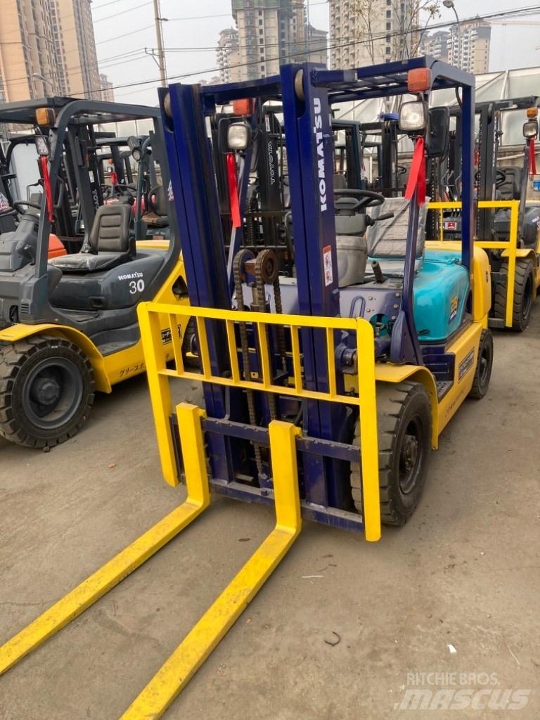 Komatsu FD25 Dízel targoncák
