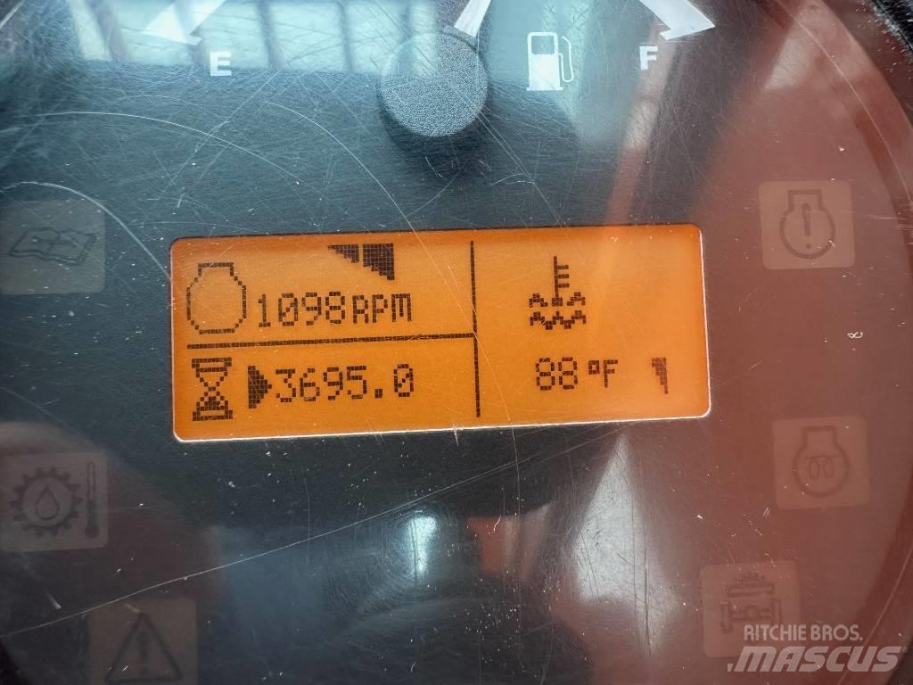 SkyTrak 8042 Teleszkópos rakodók