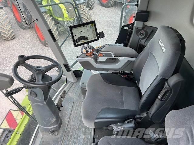 CLAAS LEXION 7400 Kombájnok