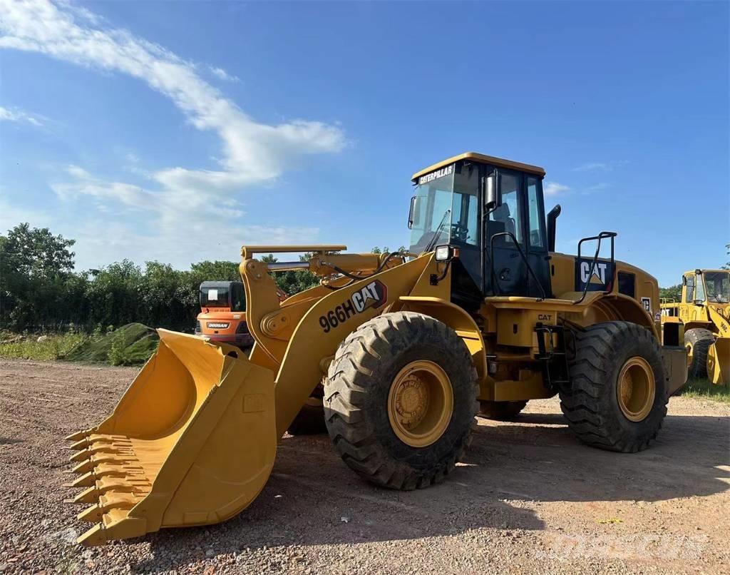CAT 966 H Gumikerekes homlokrakodók