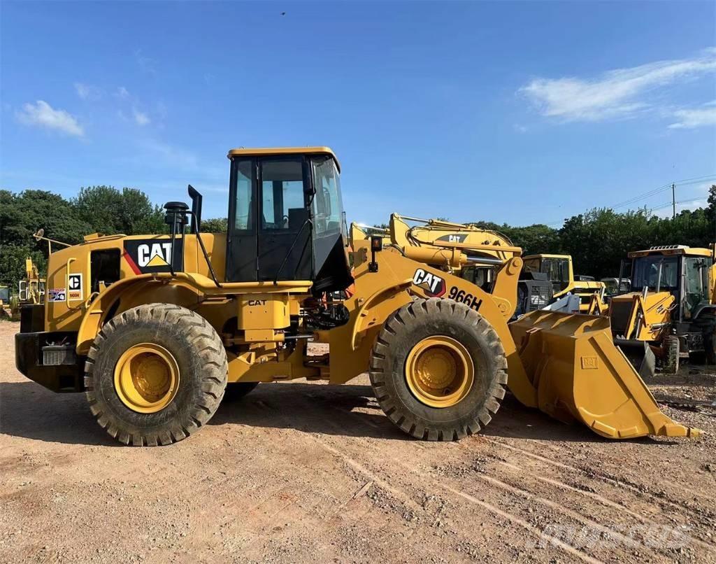 CAT 966 H Gumikerekes homlokrakodók