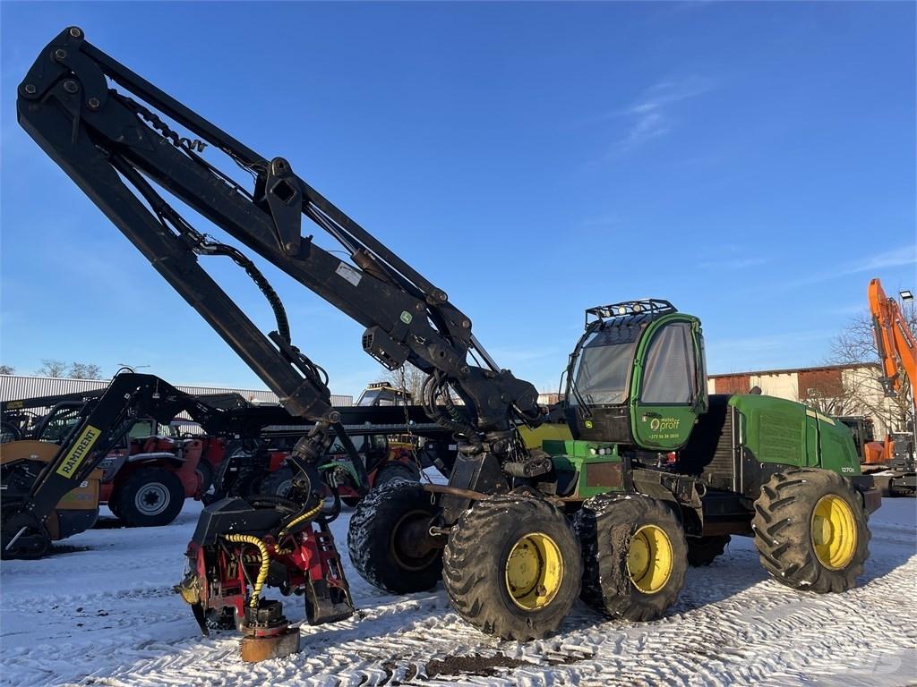 John Deere 1270E Betakarítók