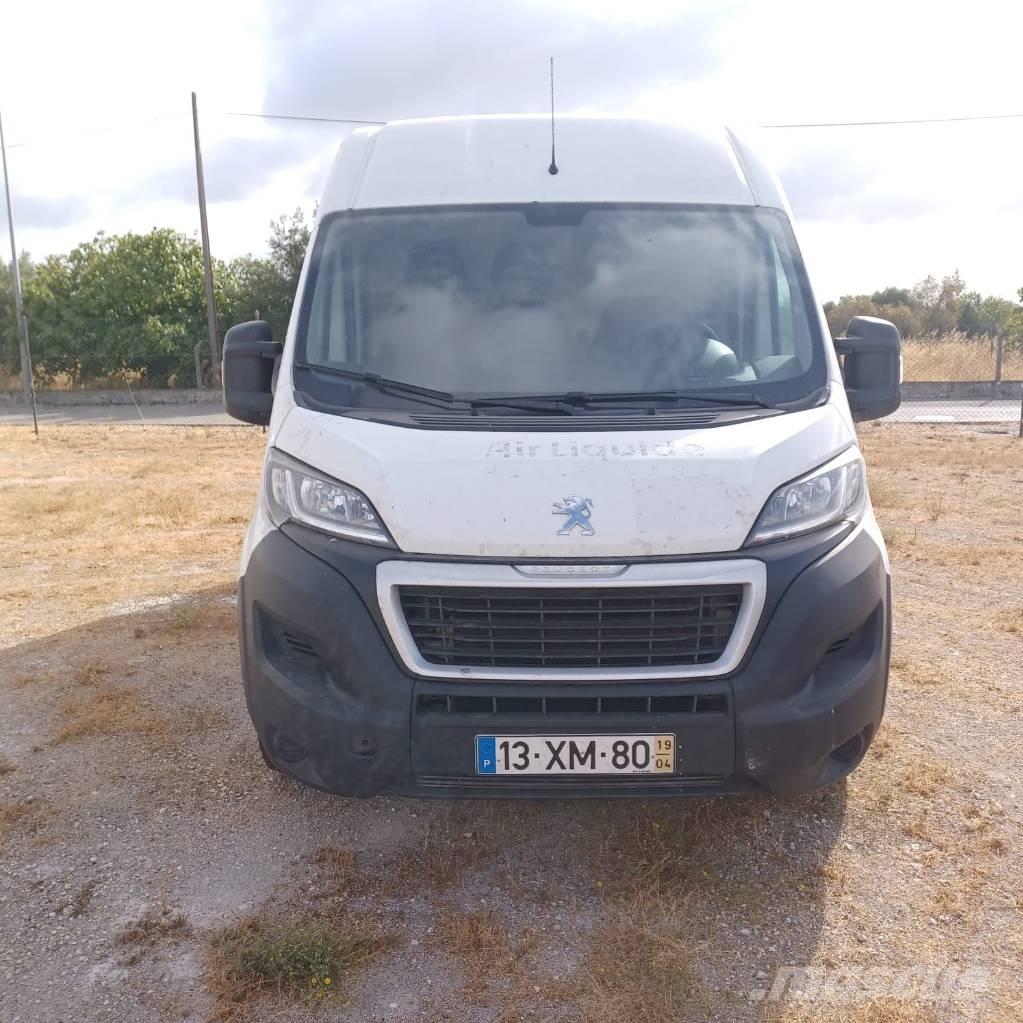 Peugeot Boxer Kis teherszállító/Platós kocsi