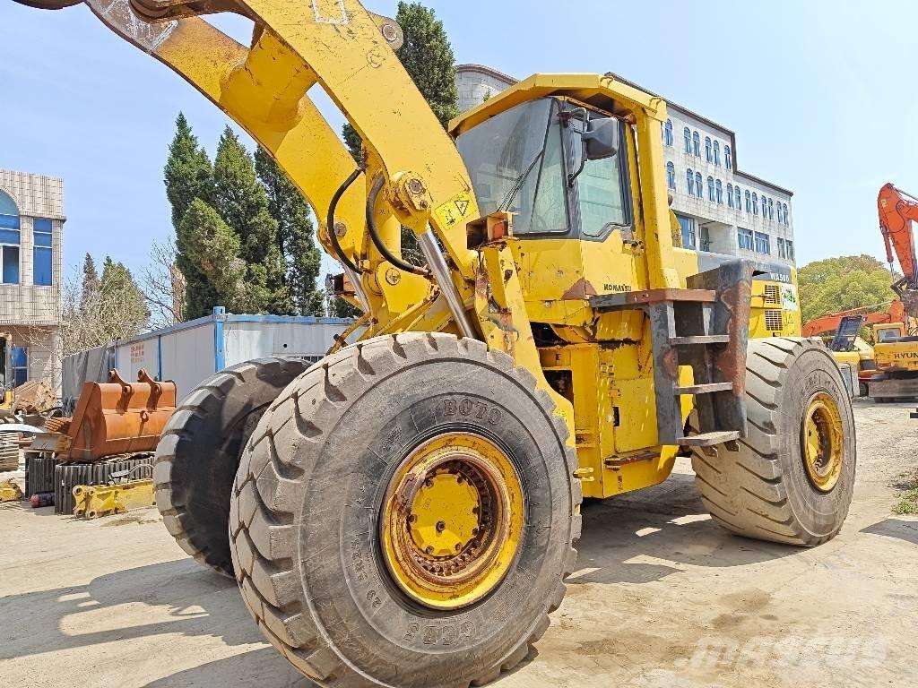 Komatsu WA 500-3 Gumikerekes homlokrakodók