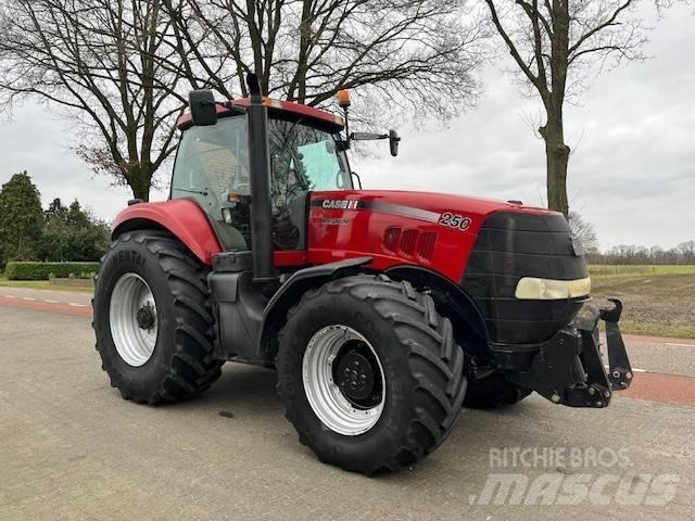 Case IH Magnum 250 Traktorok