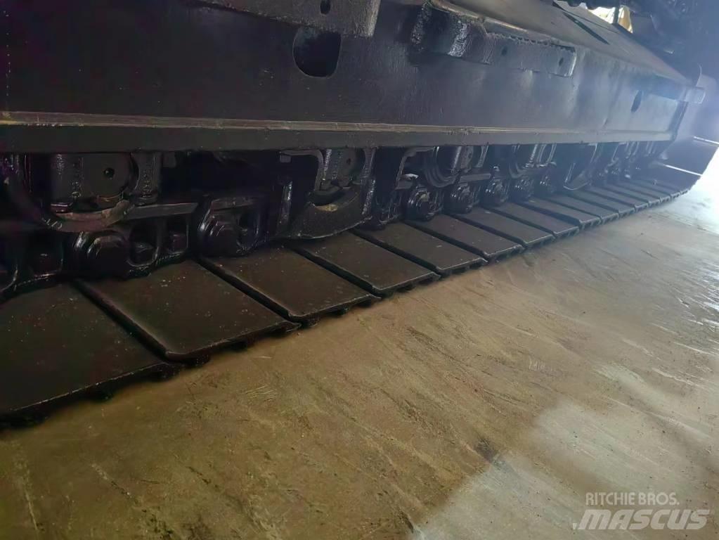 CAT 320 Lánctalpas kotrók