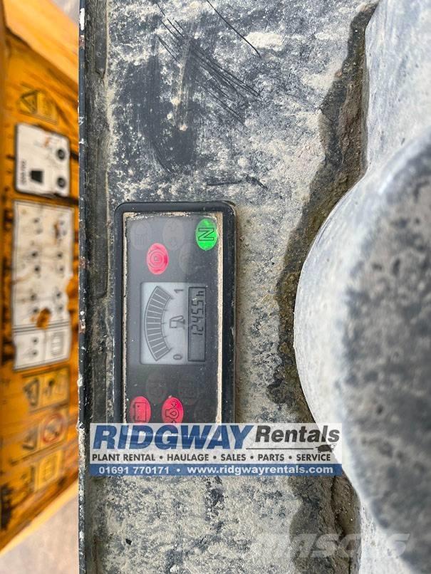 JCB 3STH Mezei dömperek