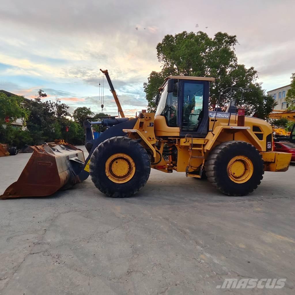 Volvo L 120 E Gumikerekes homlokrakodók
