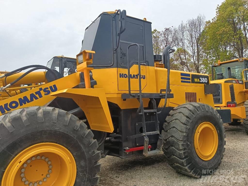 Komatsu WA 380 Gumikerekes homlokrakodók