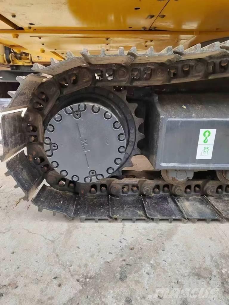 Komatsu PC 200-8 Lánctalpas kotrók