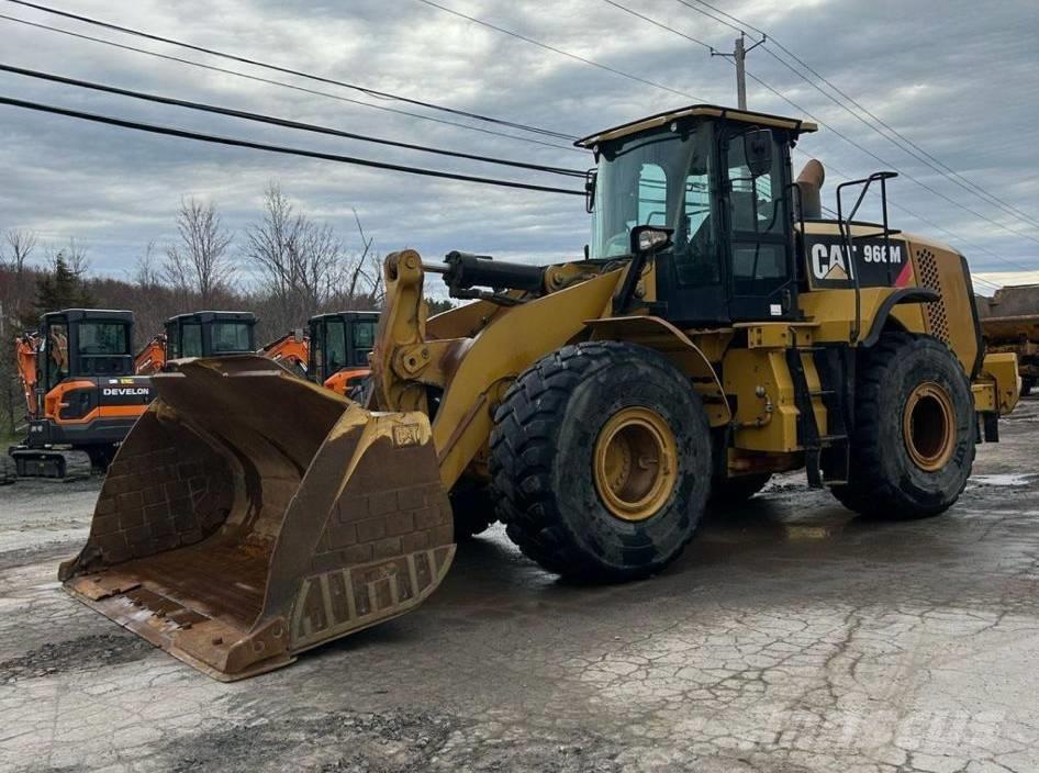 CAT 966 M Gumikerekes homlokrakodók