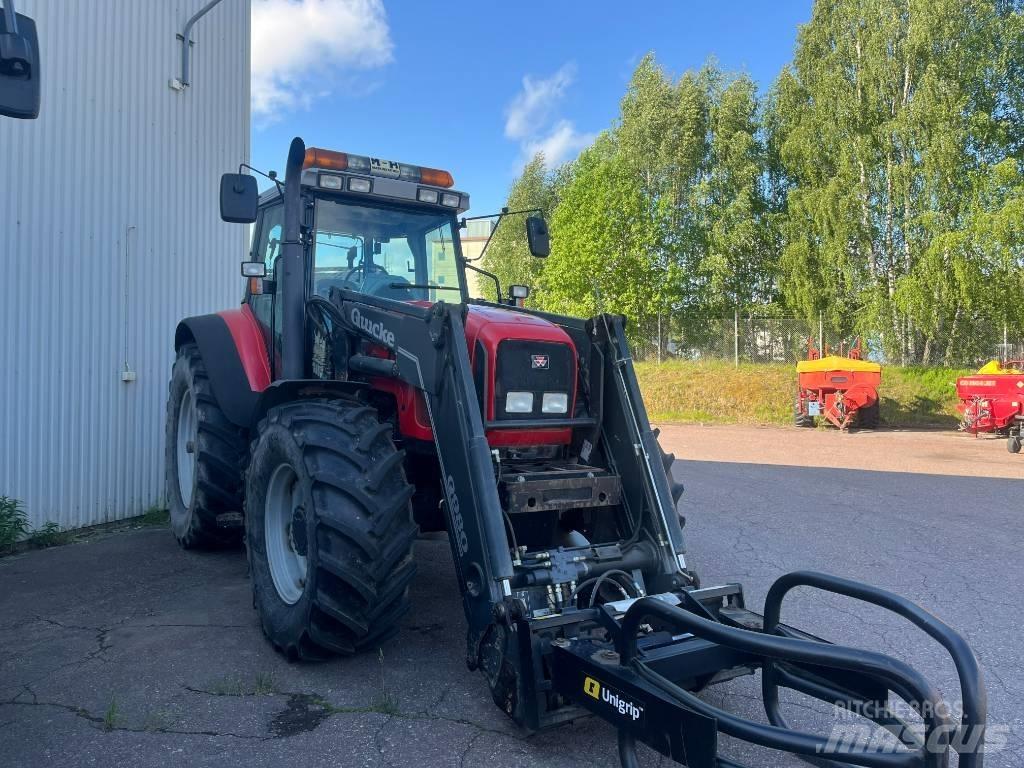 Massey Ferguson 8220 Traktorok