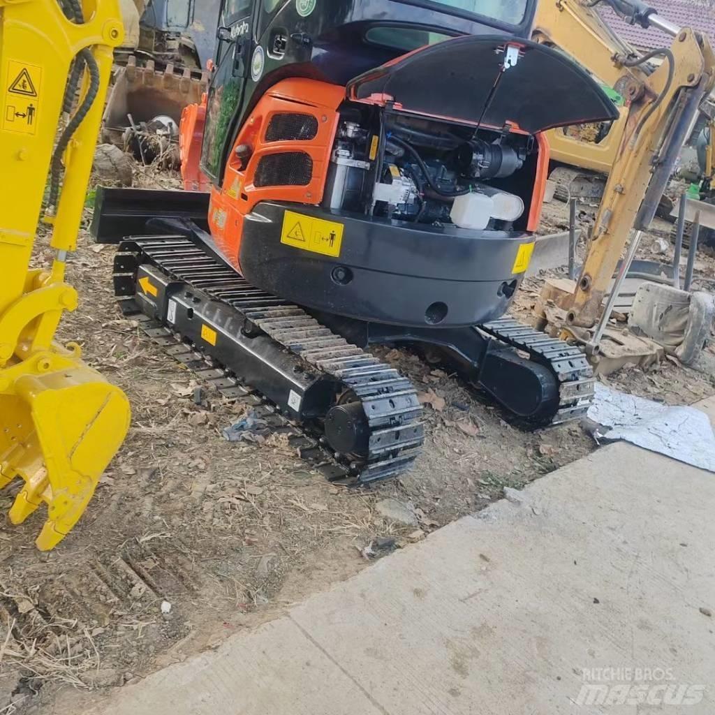 Kubota U 30 Mini kotrók < 7t