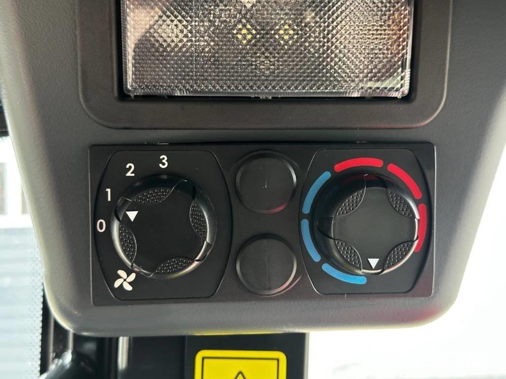 Yanmar V 7 Gumikerekes homlokrakodók