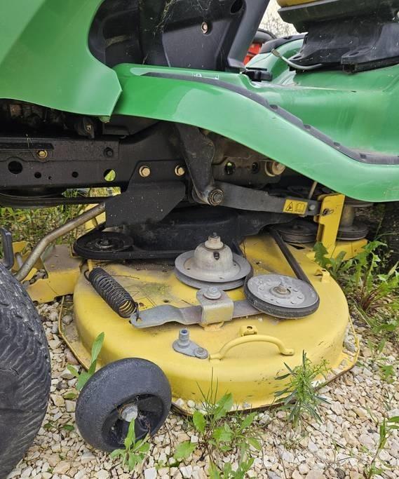 John Deere X 300 R Ráülős fűnyírók