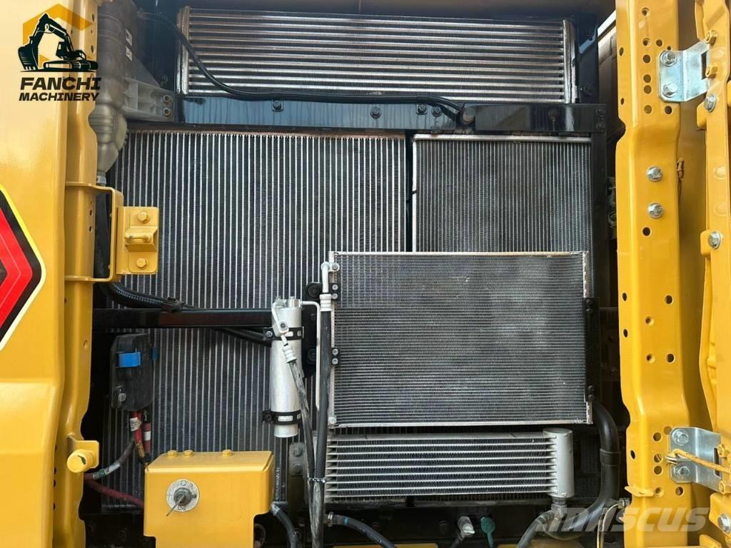 CAT 330 Közepes (midi) kotrók 7 t - 12 t
