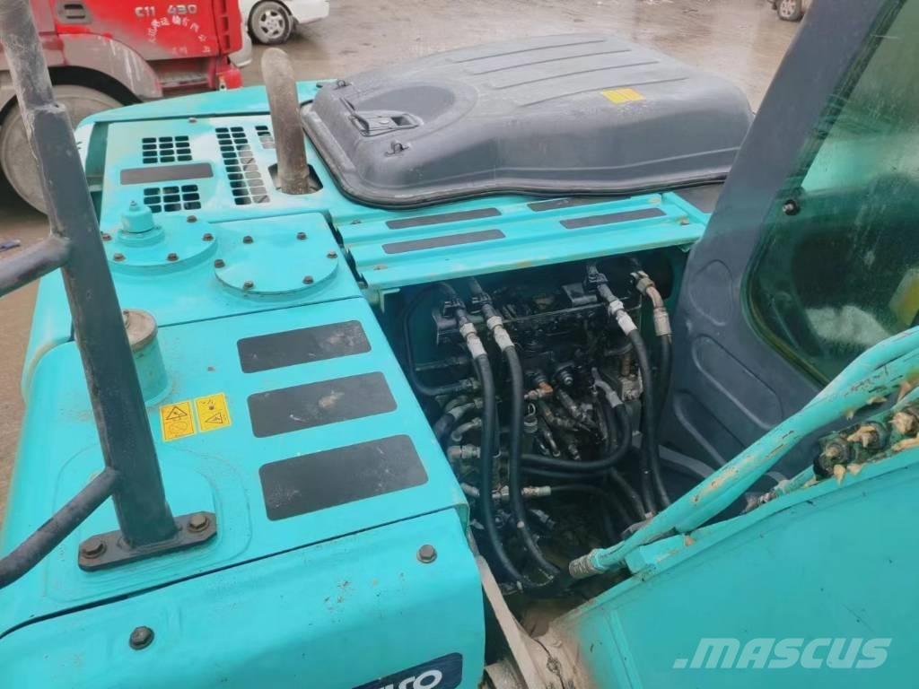Kobelco SK 140 Lánctalpas kotrók