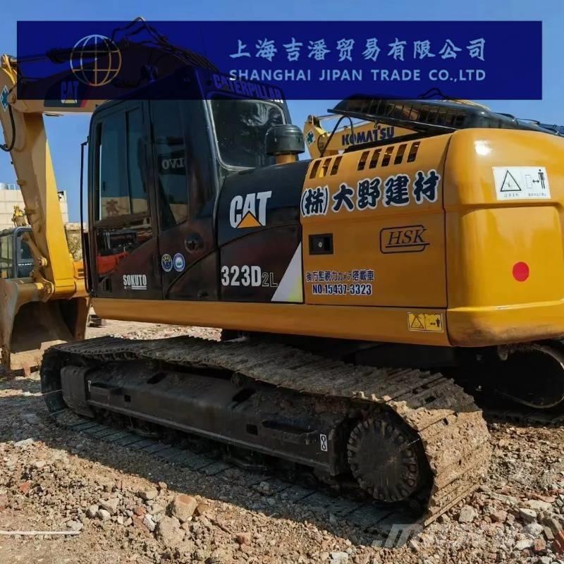 CAT 323 D Lánctalpas kotrók