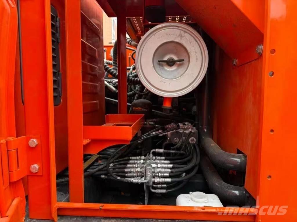 Doosan DX 225 LC Lánctalpas kotrók