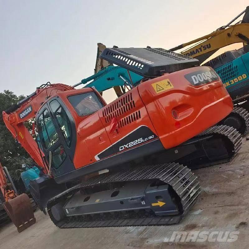 Doosan DX 225 LC Lánctalpas kotrók