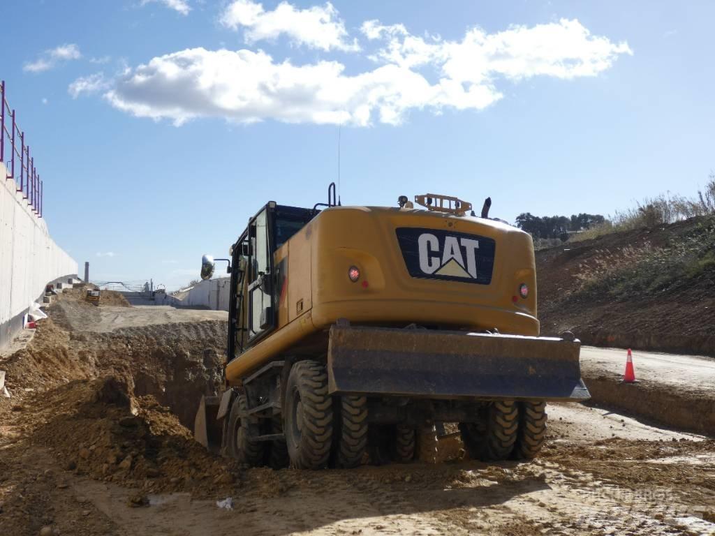 CAT M 318 F Gumikerekes kotrók