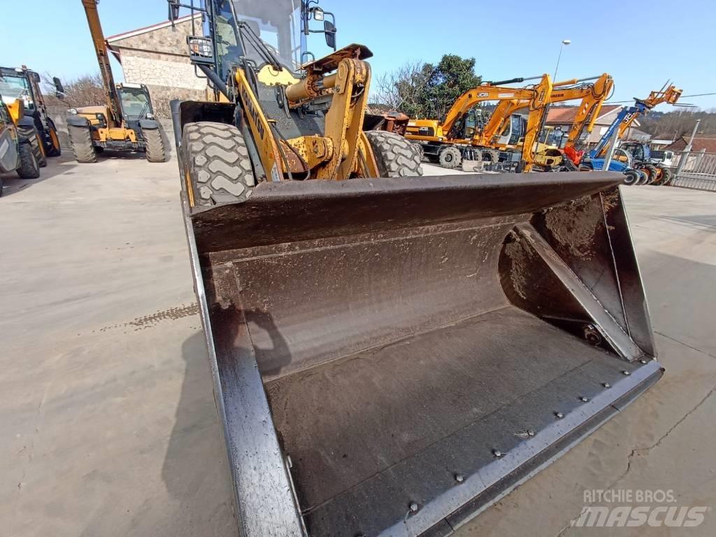 Komatsu WA270-7 Gumikerekes homlokrakodók