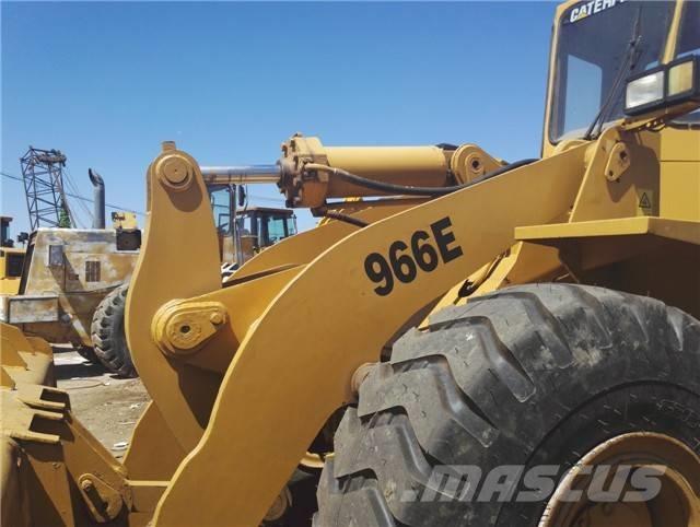 CAT 966 E Gumikerekes homlokrakodók