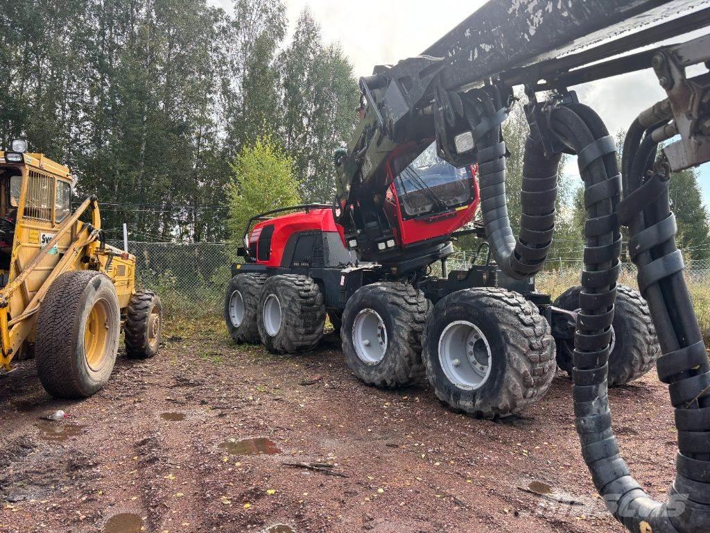 Komatsu 931XC Betakarítók