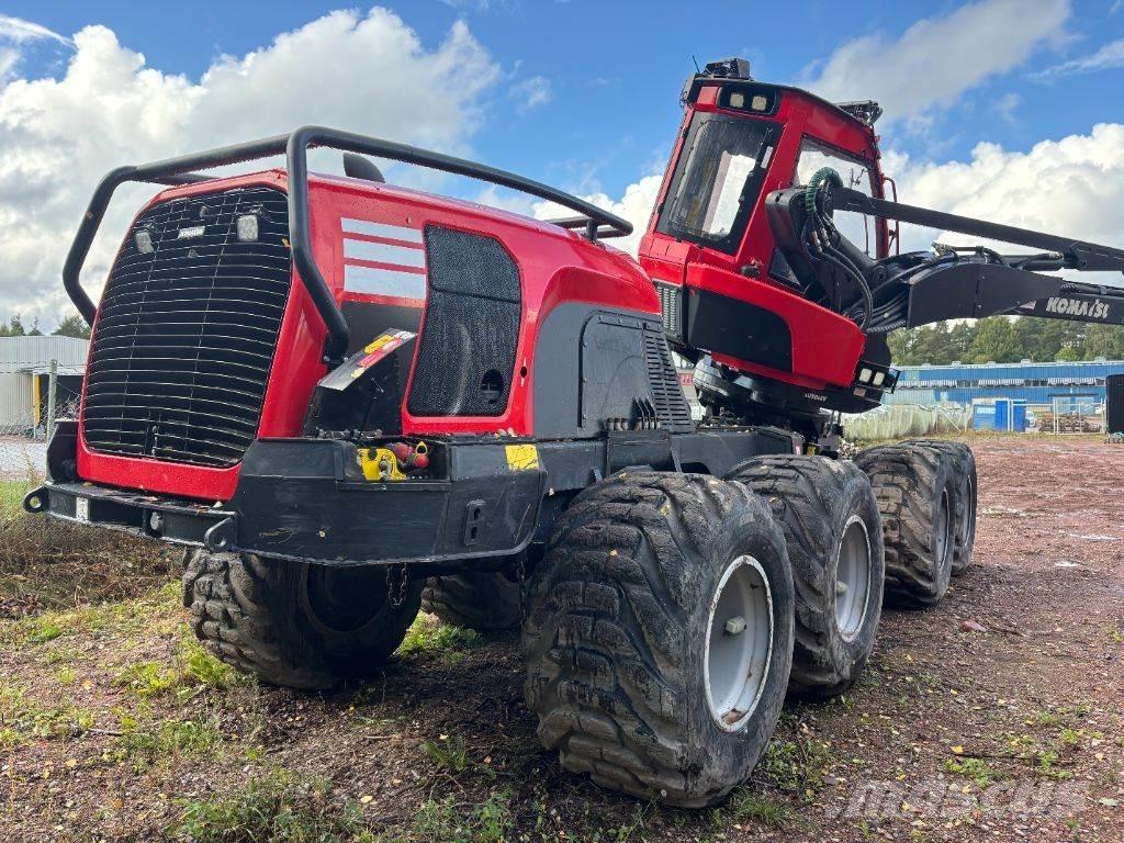 Komatsu 931XC Betakarítók