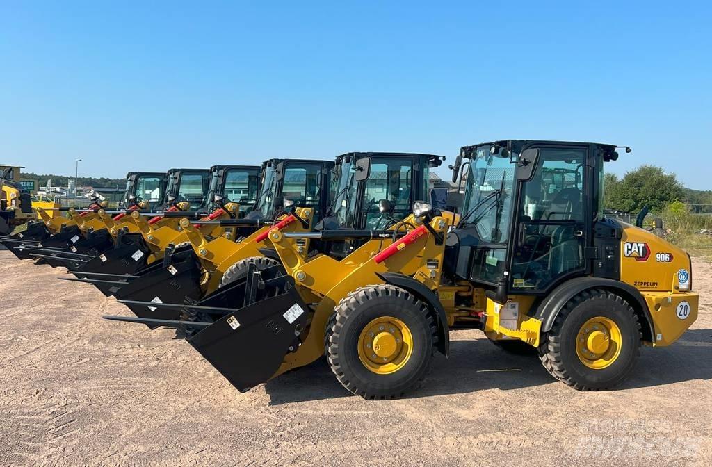 CAT 906 - RENTAL Gumikerekes homlokrakodók
