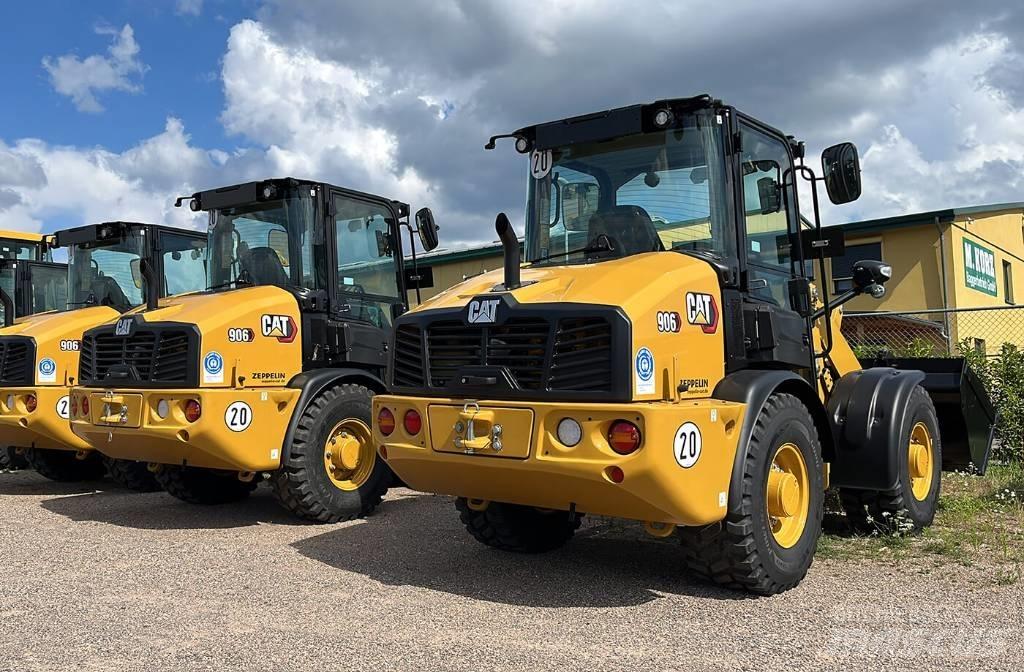 CAT 906 - RENTAL Gumikerekes homlokrakodók