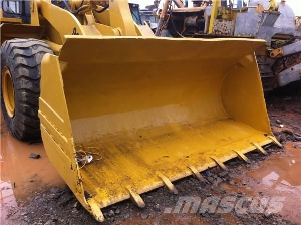 CAT 966 G Gumikerekes homlokrakodók